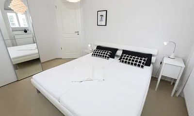 1. Schlafzimmer mit Kleiderschrank