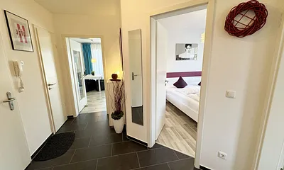 Villa Wilhelmine WE 04 Flur mit Blick Richtung Schlafzimmer und Wohnzimmer