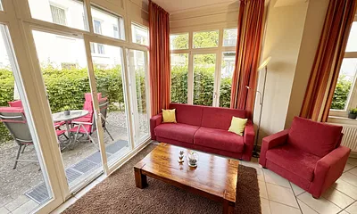 Couchecke mit Zugang zur Terrasse