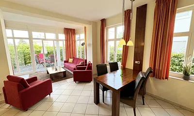 Essplatz mit Blick zur Couchecke