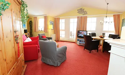 Wohnbereich mit Esstisch