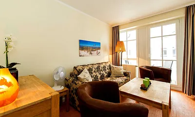 Wohnbereich mit gemütlicher Couch