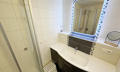 Haus Altensien WE 465 - modernes Duschbad
