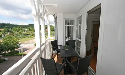 bestuhlter Balkon