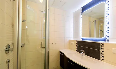 modernes Badezimmer