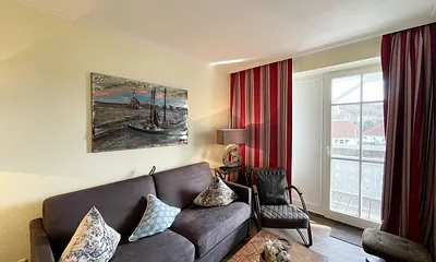 Wohnbereich mit gemütlichem Sofa