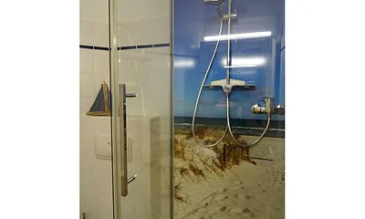 Badezimmer mit Dusche