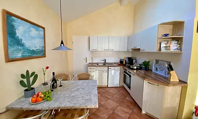 Küche mit Essbereich