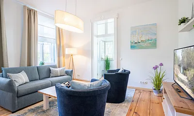 Wohnbereich mit angenzendem Wintergarten 