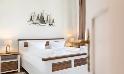 1. Schlafzimmer mit Doppelbett