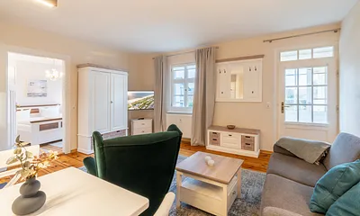 Wohnzimmer mit Essbereich