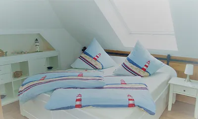 2. Schlafzimmer mit Doppelbett 180x200cm