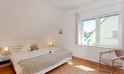 Schlafzimmer  Nummer 2 mit Doppelbett 