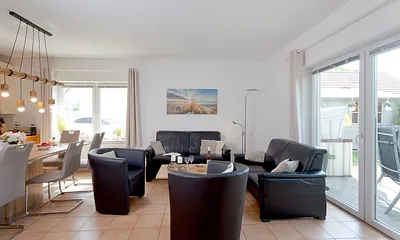 Wohn und Relex Bereich mit gemütlicher Sofaecke 