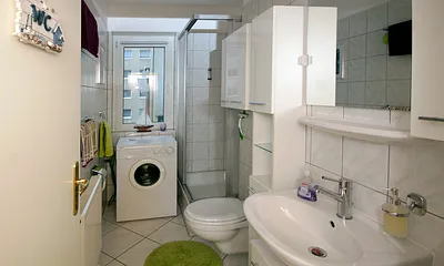 Tageslichtbad mit DU/WC & Waschmaschine