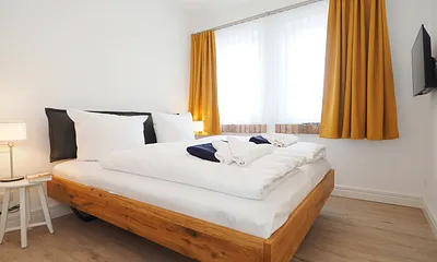 Schlafzimmer 1