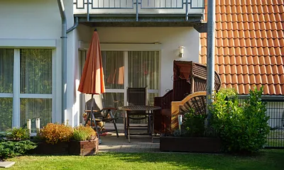 Terrasse mit Strandkorb