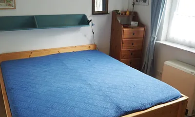 Doppelbett im Schlafzimmer