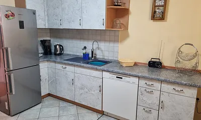 Küche mit Spülmaschiene