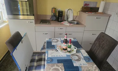 Küche mit Spülmaschiene 