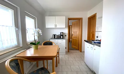 Küche mit Essbereich