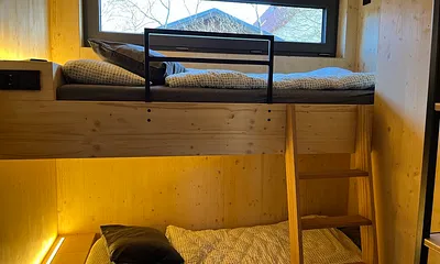 Kinderzimmer mit Doppelstockbett (mit Jalousie)