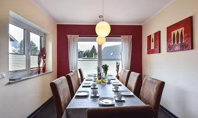 Esstisch für 9 Personen