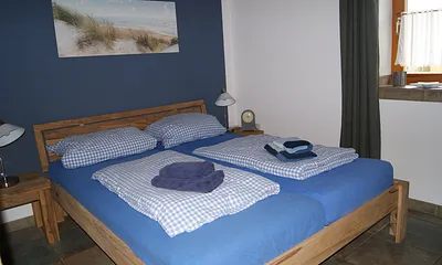 Schlafzimmer 1