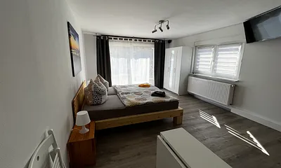 Wohn-/ Schlafzimmer