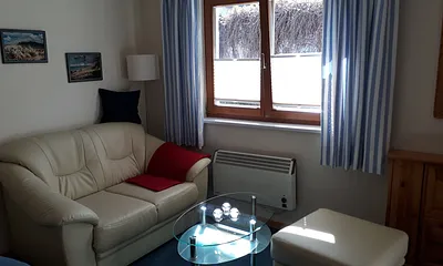 Kleine gemütliche Sitzecke zum Fernsehen