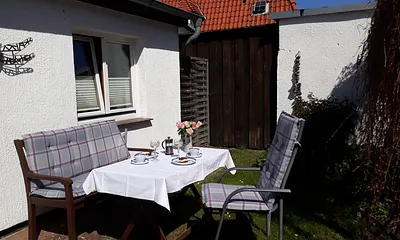 Gemütlicher Sonnenplatz am Bungalow