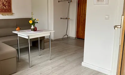 Flur mit Sitzgelegenheit 