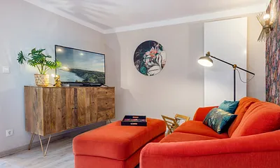 Das Wohnzimmer mit TV. WLAN ist kostenfrei vorhanden.