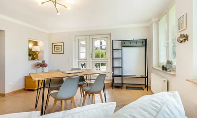 Blick von der Veranda zur Terrasse.