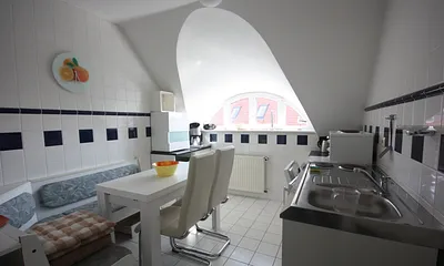 Separate Küche mit Sitzecke