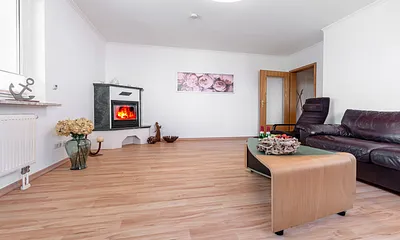 Wohnzimmer mit Bio-Kamin