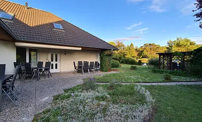 Aussenansicht mit Terrasse