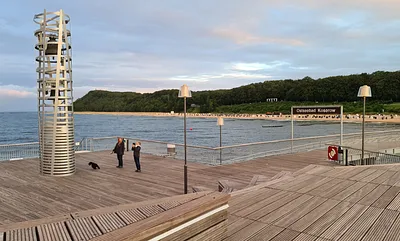 Neue Seebrücke Koserow mit Glcokenturm