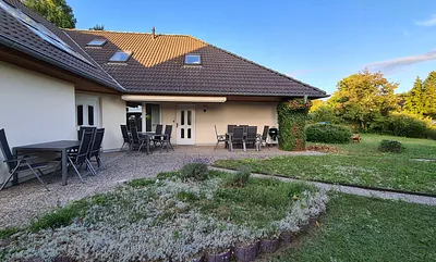 Aussenansicht mit Terrasse