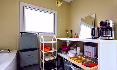 Waschwagen mit Küche, Dusche und WC