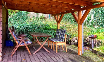 Aussenansicht mit Terrasse