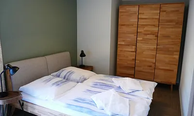 Schlafzimmer 2 mit Doppelbett 160 x 200 cm