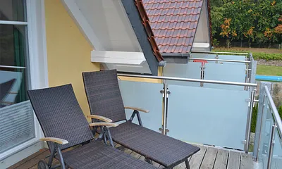 Balkon mit Ruheliegen