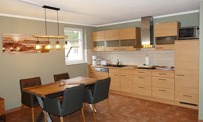 Esszimmer mit Küchenzeile