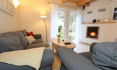 gemütliche Sitzecke mit Kamin