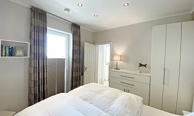 1. Schlafzimmer mit Doppelbett