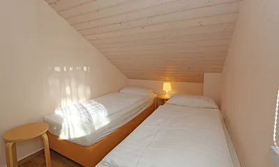 4. Schlafzimmer mit Einzelbetten