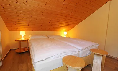 2. Schlafzimmer mit Doppelbett