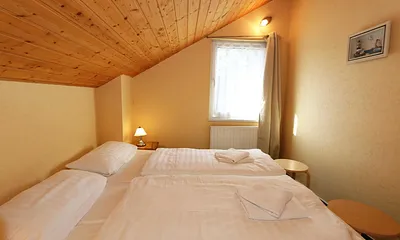 1. Schlafzimmer mit Doppelbett