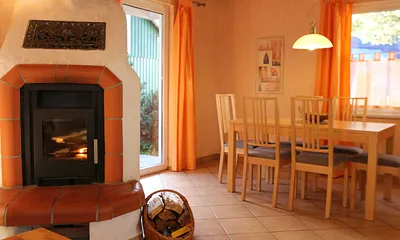 Essbereich mit Kamin